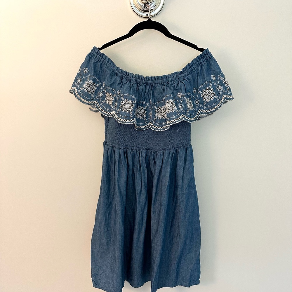 Off the shoulder mini dress size small